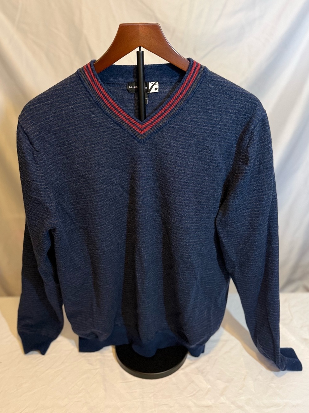 Men’s Saks Fifth Avenue Merino Wool Navy V-Neck Sweater with Red Trim Detail (KK